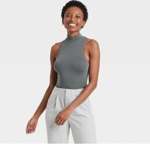 Women's Gray Sleeveless Top